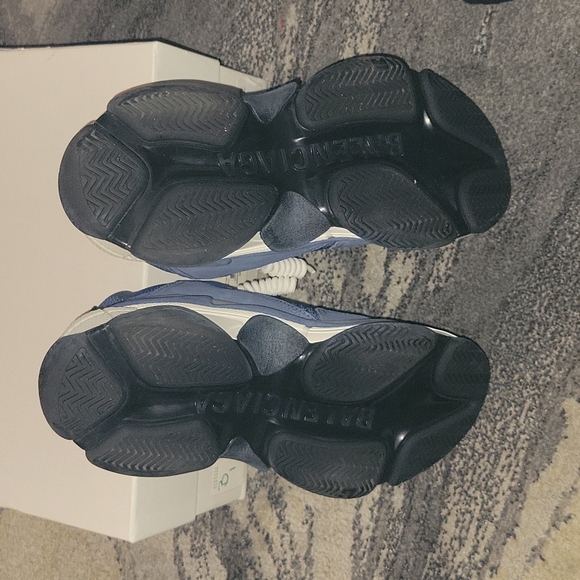 SOLD!! Balenciaga Triple S Navy & Gray - Picture 4 of 8